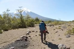 Osprey Farpoint Trek Pack Rugzak - Blauw - 55 Liter -Outdoor Kampeeruitrusting Winkel 1267 1900 f22 farpoint trek pack 55 muted space blue o s 10003693 samrouda exp 4 10 24 003