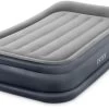 Intex Deluxe Pillow Rest Raised Luchtbed - Eenpersoons - Ingebouwde Elektrische Pomp 1 Intex Deluxe Pillow Rest Raised Luchtbed - Eenpersoons - Ingebouwde Elektrische Pomp -Outdoor Kampeeruitrusting Winkel 1320 1900 64132 prd3 2017 300