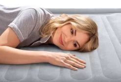 Intex Comfort Plush Extra Hoog Luchtbed - Queensize - Ingebouwde Elektrische Pomp -Outdoor Kampeeruitrusting Winkel 1320 1900 64418 inuse2 2022 300