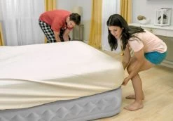 Intex Supreme Air Flow Luchtbed - Eenpersoons - Ingebouwde Elektrische Pomp -Outdoor Kampeeruitrusting Winkel 1320 1900 64488 inuse1 2020 300