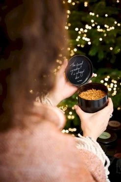 OFYR Kookboek ''Flavours Of The World'' NL-FR Inclusief 8 Kruidenmixen -Outdoor Kampeeruitrusting Winkel 1900 1264 h34ct557jk5mm9xt8hsqrj5