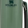 Stanley The Legendary Classic Thermosfles - 1 Liter - Donkergroen -Outdoor Kampeeruitrusting Winkel 1900 578 large jpg classic legendary bottle 1.1qt hammertone green 3