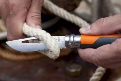 Opinel N°08 Outdoor Zakmes - Oranje -Outdoor Kampeeruitrusting Winkel 3123840015779 opinel outdoor 8 oranje sfeer3 resultaat