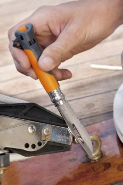 Opinel N°08 Outdoor Zakmes - Oranje -Outdoor Kampeeruitrusting Winkel 3123840015779 opinel outdoor 8 oranje sfeer6 resultaat