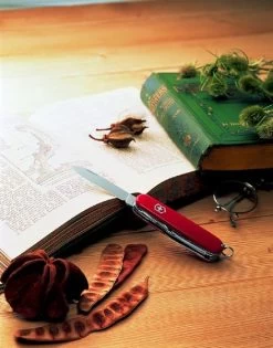 Victorinox Climber Zakmes -Outdoor Kampeeruitrusting Winkel 7611160100207 victorinox climber rood sfeer resultaat