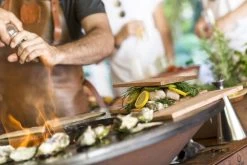 OFYR Island Corten 85 Teak Wood -Outdoor Kampeeruitrusting Winkel 800 1200 ofyr locatie shoot2295