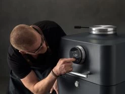 Everdure 4K Houtskool Barbecue Met Beschermhoes - Antraciet/blauw -Outdoor Kampeeruitrusting Winkel 9312646030145 4 copy