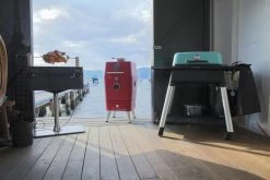 Everdure 4K Houtskool Barbecue Met Beschermhoes - Rood -Outdoor Kampeeruitrusting Winkel 9312646030176 3